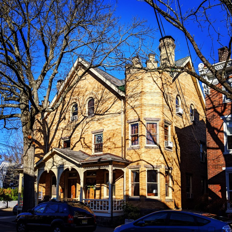 E5752739-05DB-415B-B449-BD5FD9563C50