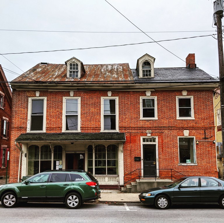 7C1B17F8-7947-4195-A01F-30E0C7BA78A9